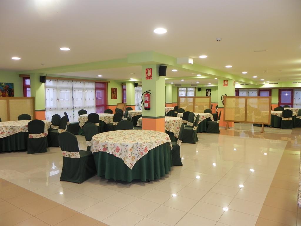 Hotel Restaurante Pizzeria Abc Laracha Kültér fotó