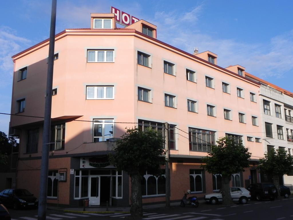 Hotel Restaurante Pizzeria Abc Laracha Kültér fotó