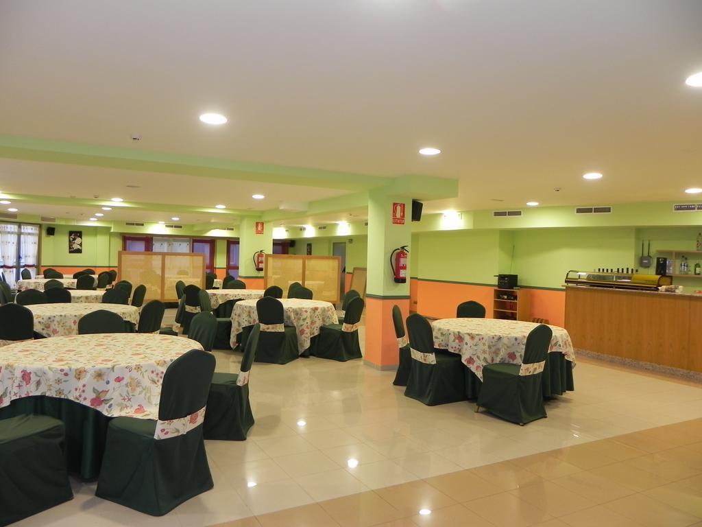 Hotel Restaurante Pizzeria Abc Laracha Kültér fotó