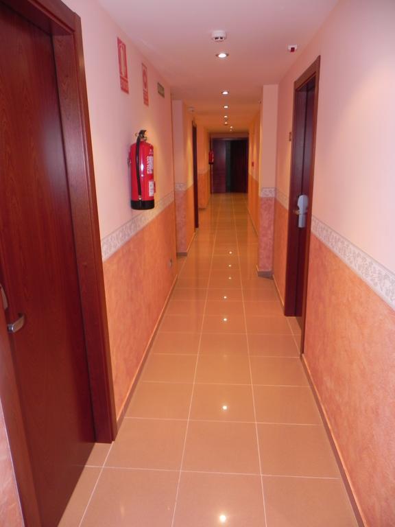 Hotel Restaurante Pizzeria Abc Laracha Kültér fotó